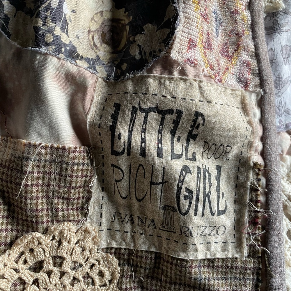 Ivana Ruzzo Scarf - Picture 5 of 11